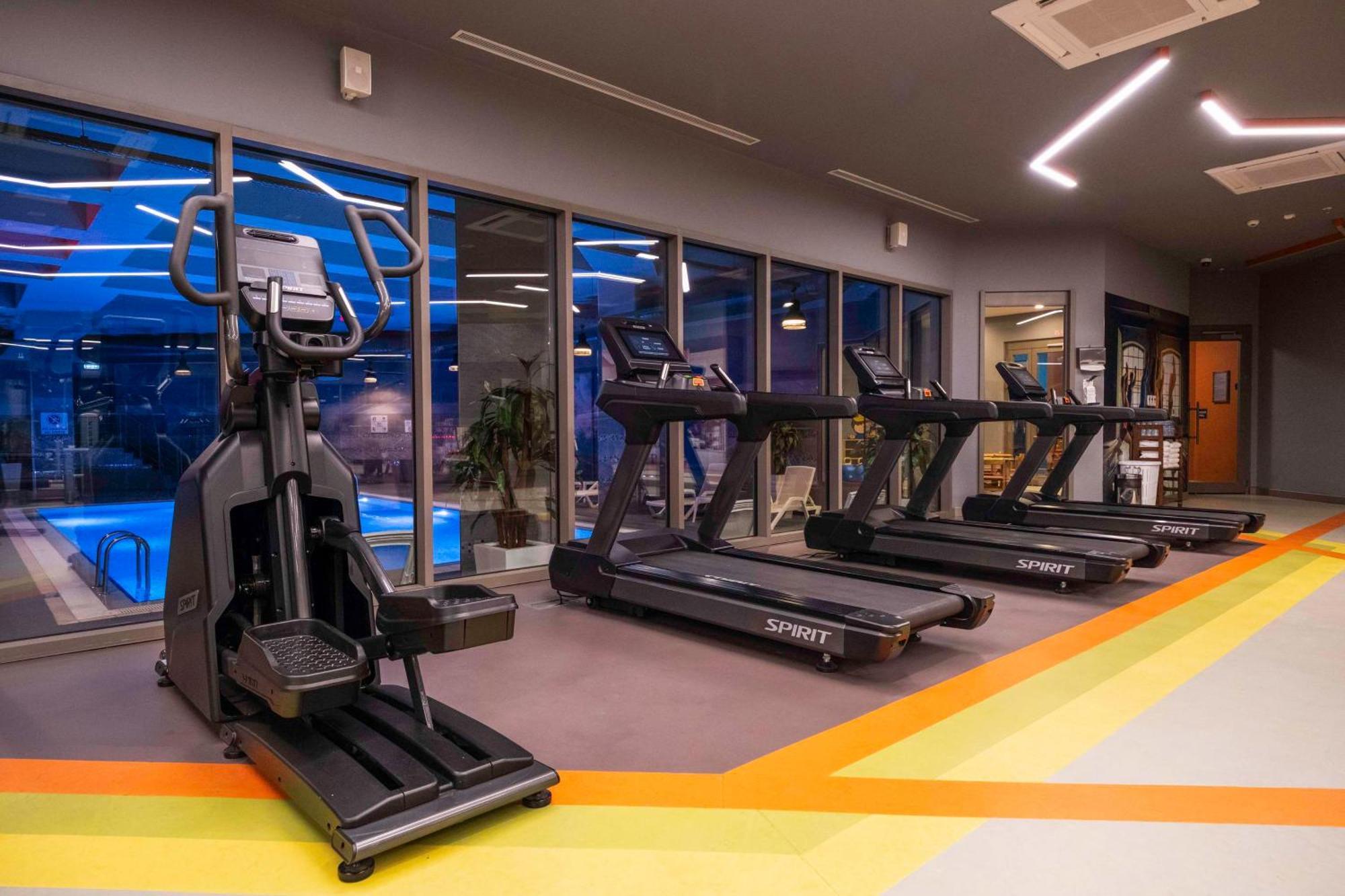 Radisson Residences Vadistanbul Готель 4*