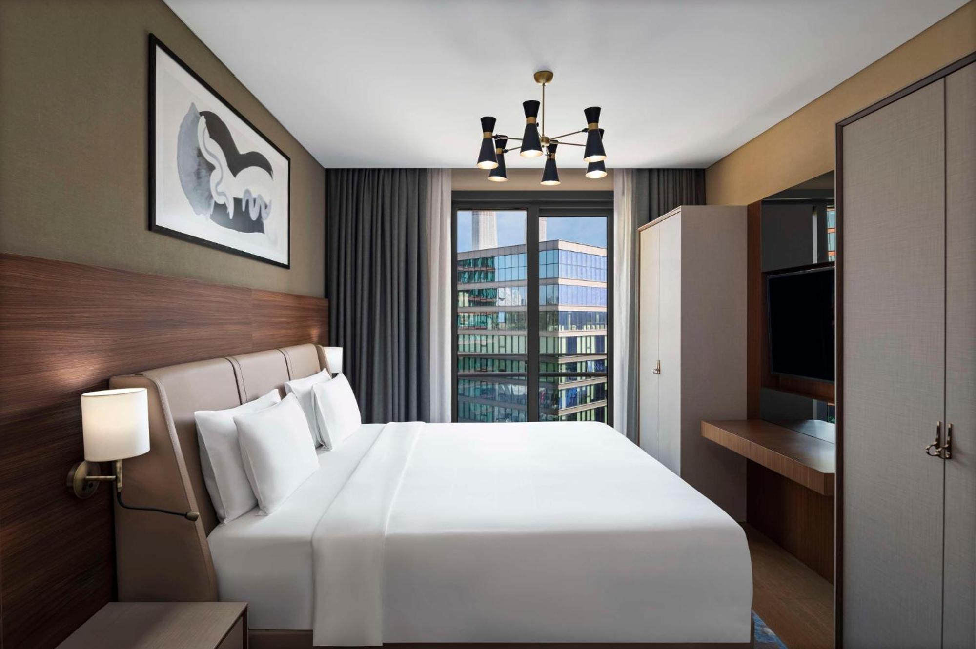 Готель Radisson Residences Vadistanbul 4*