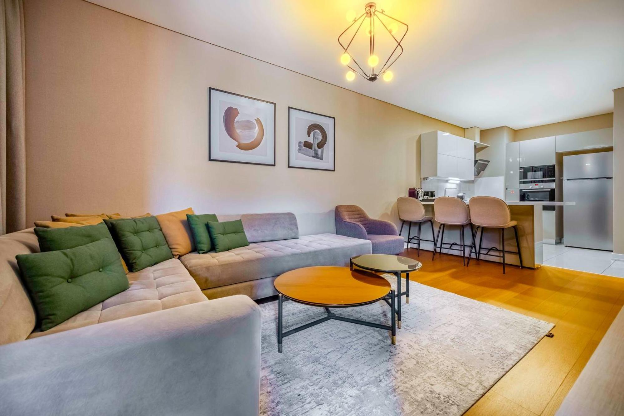 Radisson Residences Vadistanbul Готель 4*